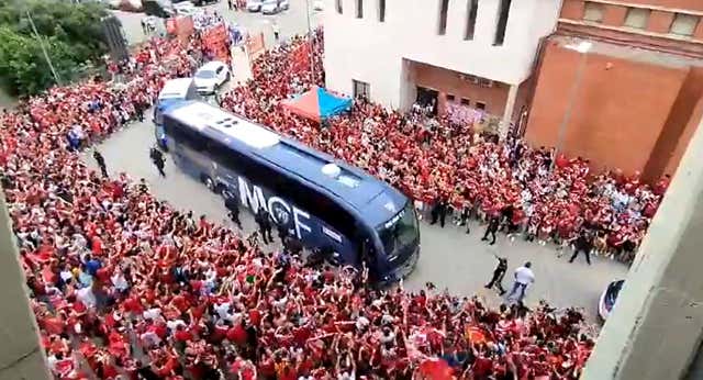 Ambientazo de Primera en la final por el ascenso entre Nàstic y Málaga, manchada por disturbios en la previa