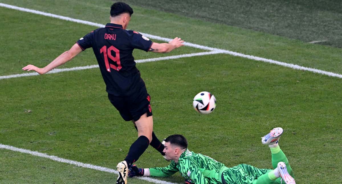Daku en el partido contra Croacia /Reuters