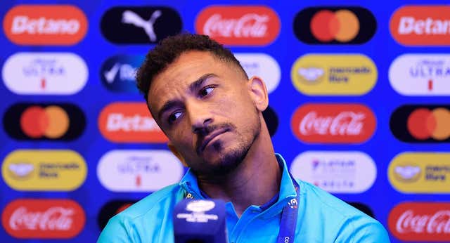 Danilo enciende el debate sobre el tamaño de los campos en la Copa América: ‘En tres pases se llega al área’