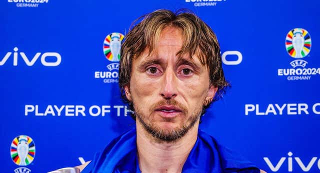 La noche más cruel para Modric acaba con una incógnita: ‘A ver qué decisión tomo…’
