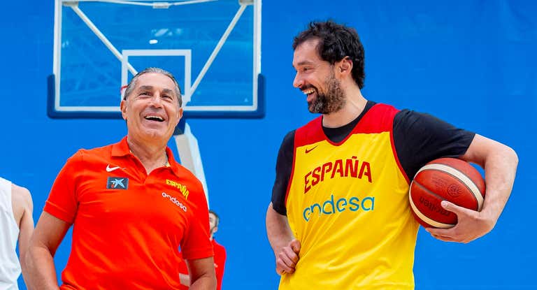 Sergio Scariolo y Sergio Llull durante la preparación del Preolímpico 2024.