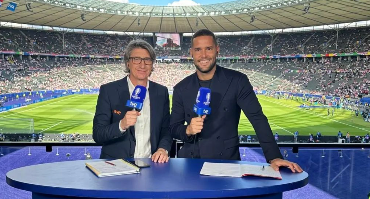 Juan Carlos Rivero en la narración de un partido de Eurocopa /Instagram Juan Carlos Rivero