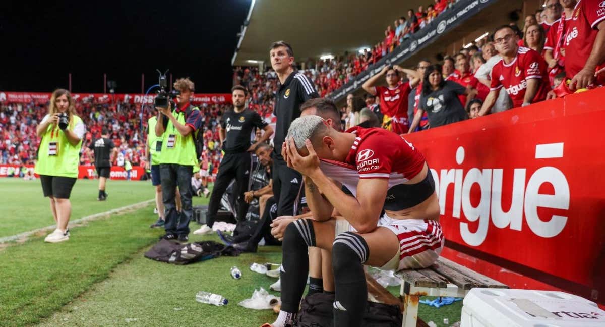 La tristeza del Nàstic tras la derrota ante el Málaga