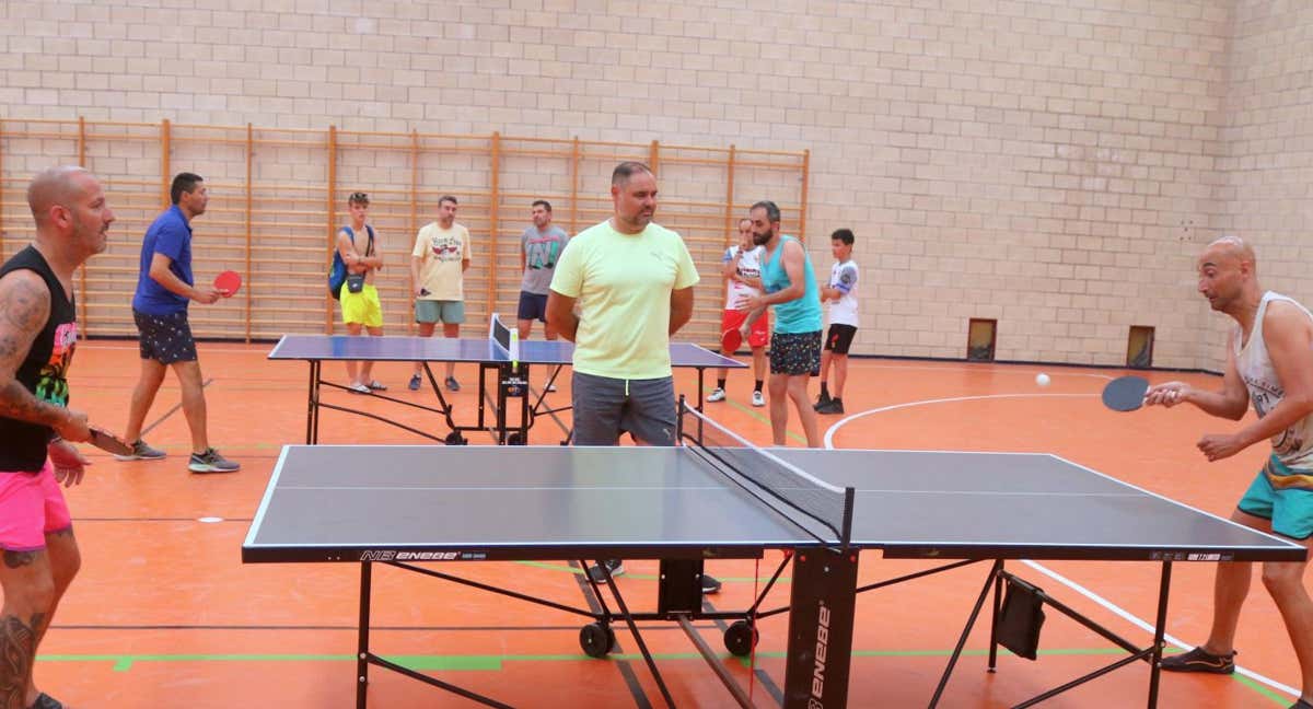 Un partido de tenis de mesa./Luis Antonio Curiel