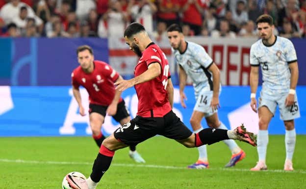 El tanto de penalti ante Portugal.  AFP