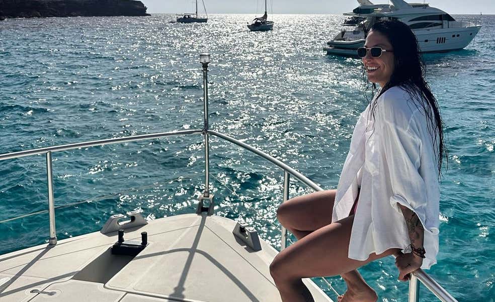 Jenni Hermoso planta cara a los "cavernícolas" que critican su foto con Misa: “Después preguntamos si es necesario dar la cara"