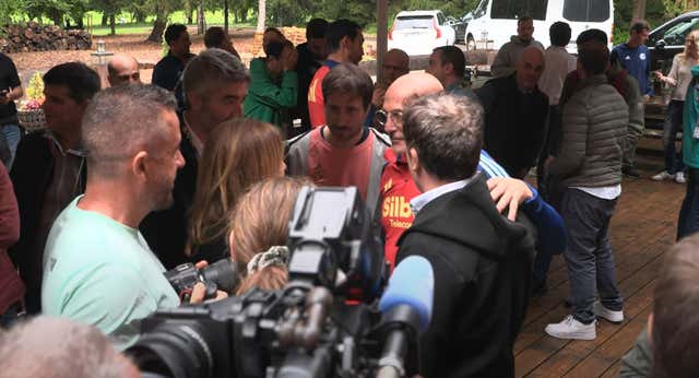 De la Fuente pone cordura tras el plan fallido de Rubiales de pelotear a la Prensa con medallas y homenajes