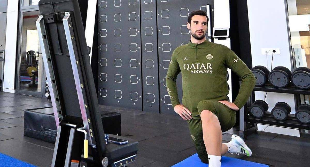 Sergio Rico, entrena en las instalaciones del PSG.