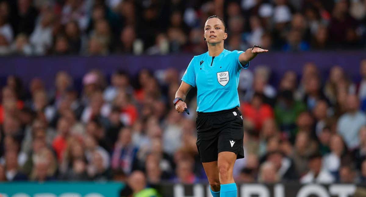 Marta Huerta de Aza, primera mujer que arbitrará en Segunda División. /ABC