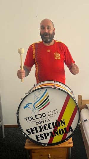 Curro, en Berlín, con su bombo customizado para esta Eurocopa.