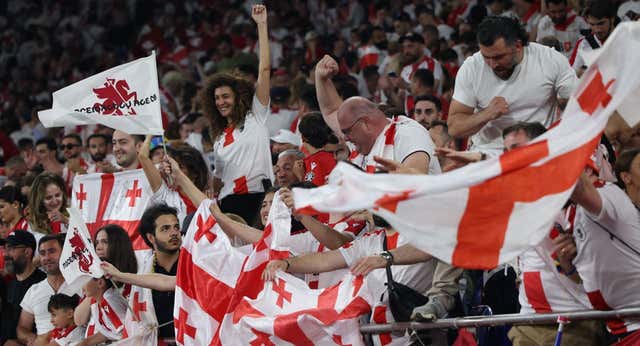 Una cuenta de Gmail y varias reservas en Booking explican la sorpresa de Georgia: “La gente está dispuesta a vaciar sus bolsillos”