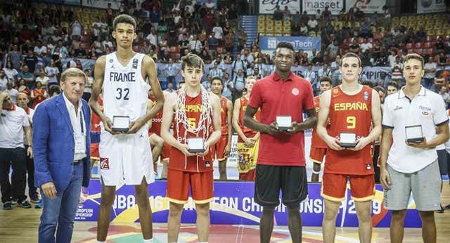 Víctor Wembanyama, Juan Núñez y una foto icónica de 2019 que puede ser la crónica de un ‘pick and roll’ anunciado en los Spurs