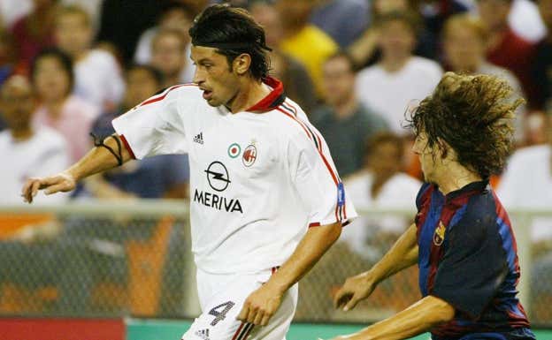 Kaladze, en un duelo ante el Barcelona. Efe