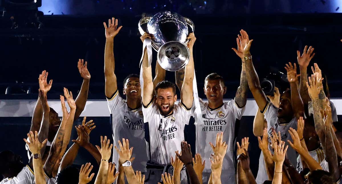 Los jugadores del Real Madrid levantan la Decimoquinta./REUTERS