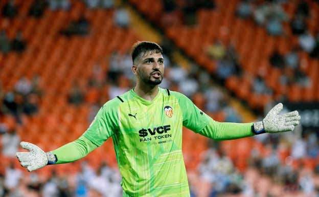 Mamardashvili en su debut con el Valencia.  EFE