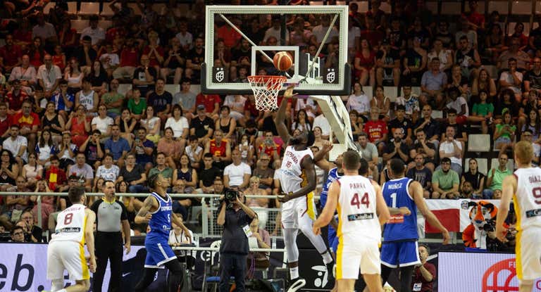 España juega ante el Líbano el primer partido del Preolímpico.