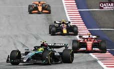 George Russell reina en el caos entre Max Verstappen y Lando Norris; Carlos Sainz pesca un podio y Fernando Alonso sufre