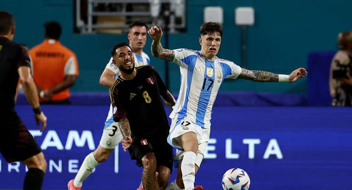 Garnacho durante el partido con Perú. /REUTERS