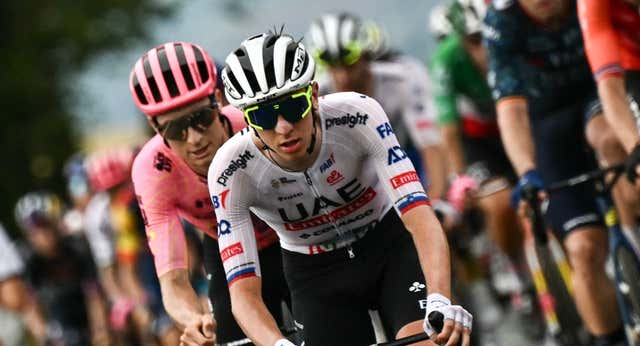 Pogacar brinda el primer gran duelo con Vingegaard en Bolonia y es líder del Tour 718 días después
