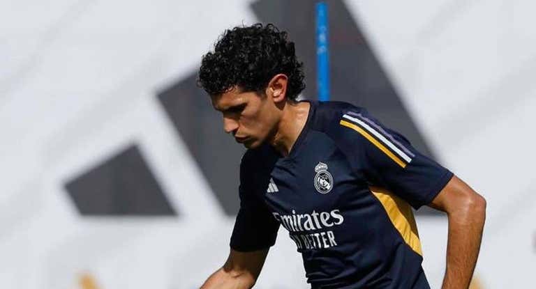 Vallejo, en un entrenamiento con el Real Madrid.