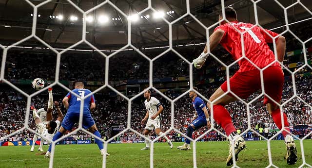 La UEFA denuncia 4.656 mensajes ofensivos, racistas y homófobos durante la Eurocopa