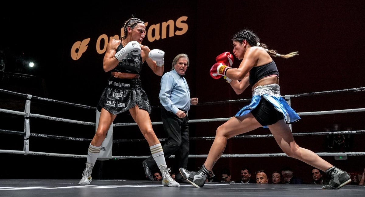 Jennifer Miranda y Iara Altamirano, durante su combate en enero de 2024.