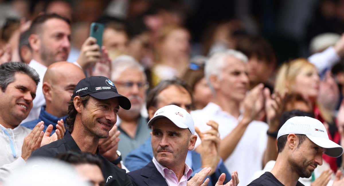 Ferrero, entrenador de Alcaraz, en la grada./EFE