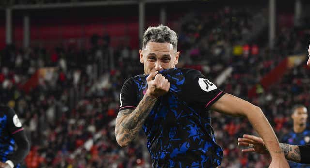 El Sevilla busca capitanes… con Ocampos y Gudelj opositando