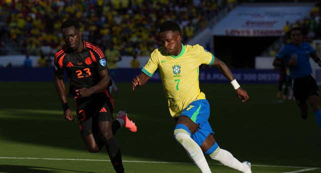 Conmebol asume su error y da la razón a Vinicius: «Es penalti y un contacto imprudente»