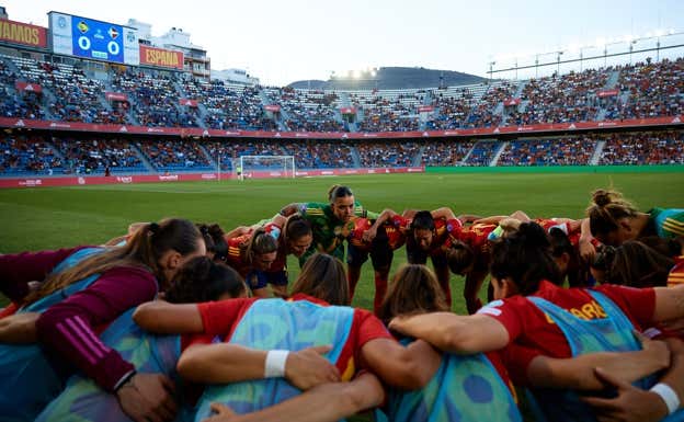 Las jugadoras de España antes de enfrentarse a Dinamarca.  RFEF