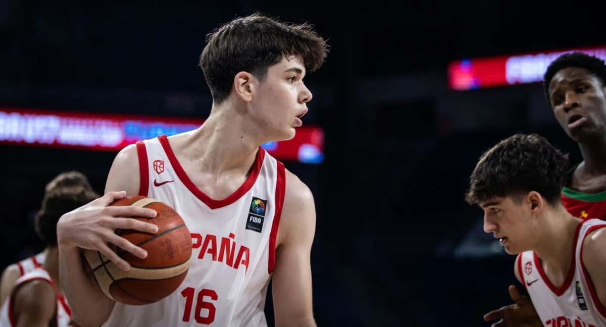 Ian Plateeuw, durante el partido ante Guinea./FIBA