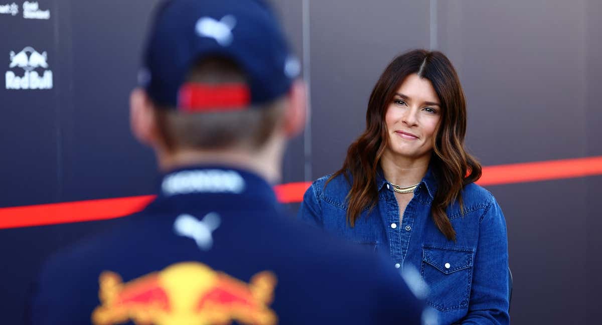 Danica Patrick, entrevistando a Max Verstappen.