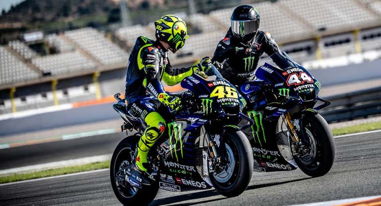 Valentino Rossi y Lewis Hamilton en un evento de Monster Energy.