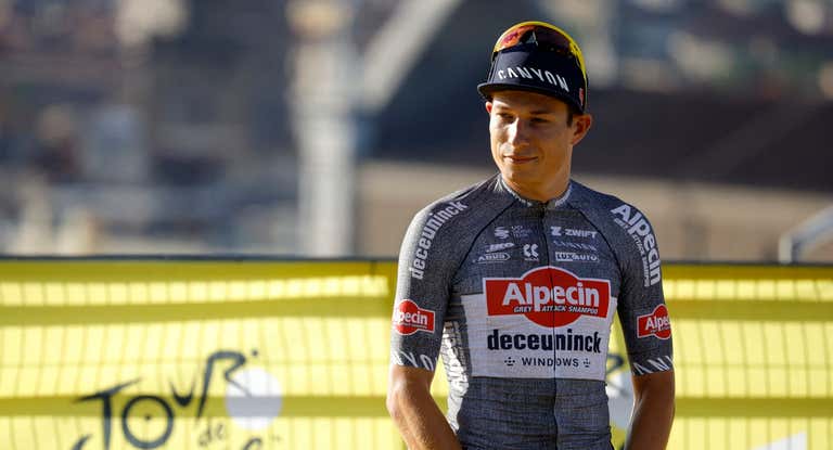Jasper Philipsen, en la presentación de la carrera.