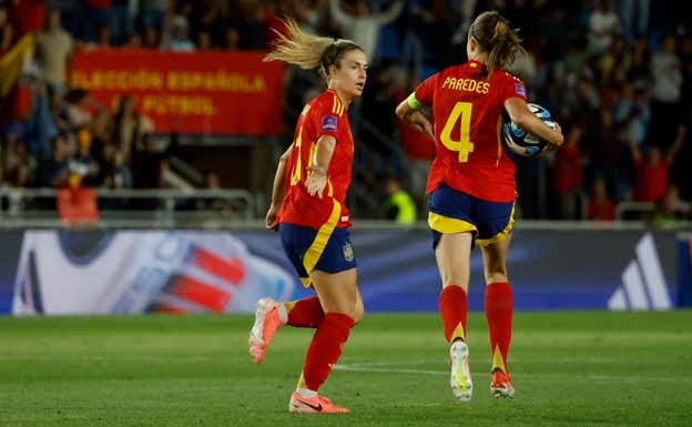 Alexia Putellas e Irene Paredes celebrando un gol. RFEF