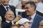 Pedro Sánchez negoció estar junto al canciller en un palco invertido para no coincidir con Pedro Rocha