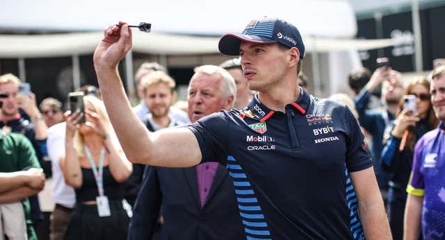 Max Verstappen denuncia una ‘persecución’ que ya sufrió Fernando Alonso: “El 85% de la prensa es británica”