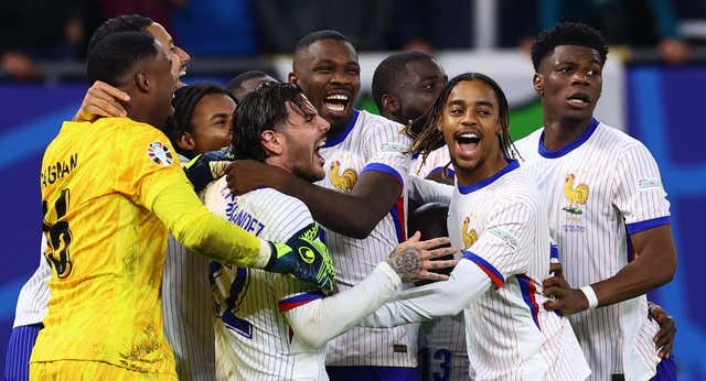 Qué le espera a España con Francia: dudas, ruido y medio Mbappé