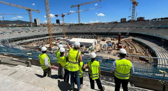 Las vidas que cambia el Camp Nou: playa, mejores sueldos y el orgullo de construir “el mejor estadio del mundo”