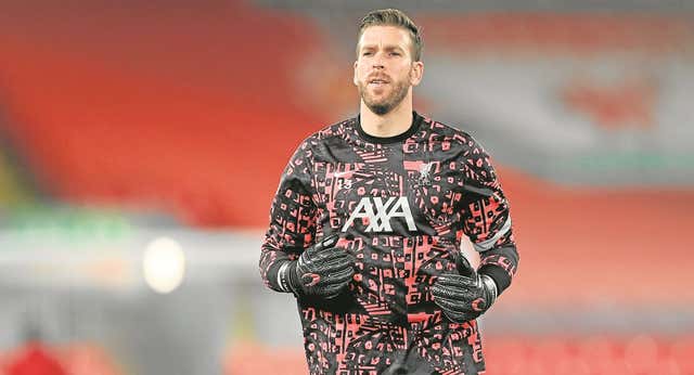 El Liverpool despide a Adrián, que firmará por el Betis