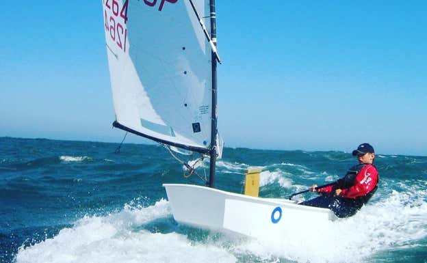 Florian Trittel, en el optimist.  SAILGP