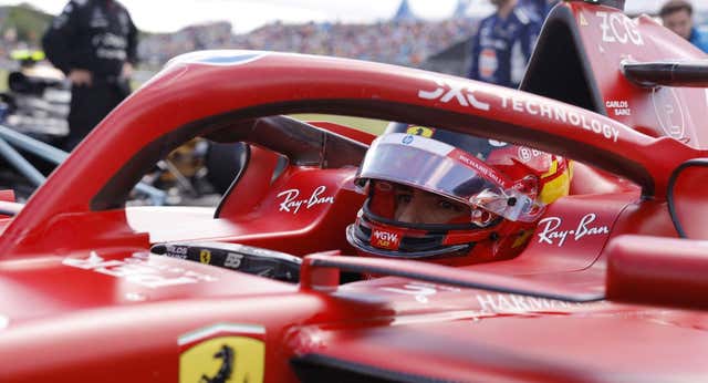 Carlos Sainz firma “su carrera más sólida en Ferrari” para dejar en la sombra a Charles Leclerc