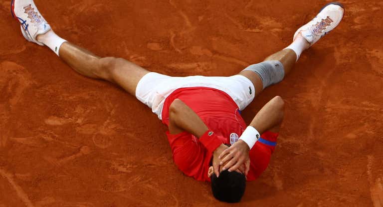 Novak Djokovic celebra su clasificación a la final de los Juegos de París 2024. </p><p>