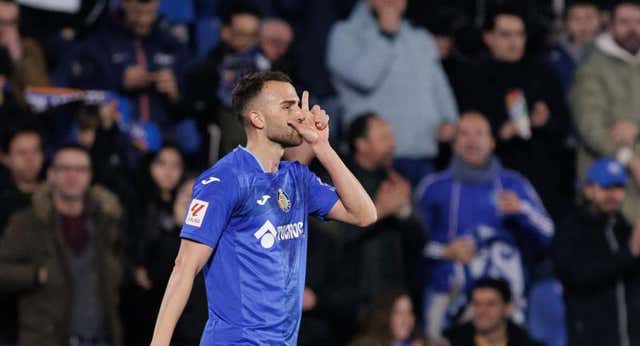 Getafe y Real Sociedad negocian por Borja Mayoral, aunque los azulones se resignan