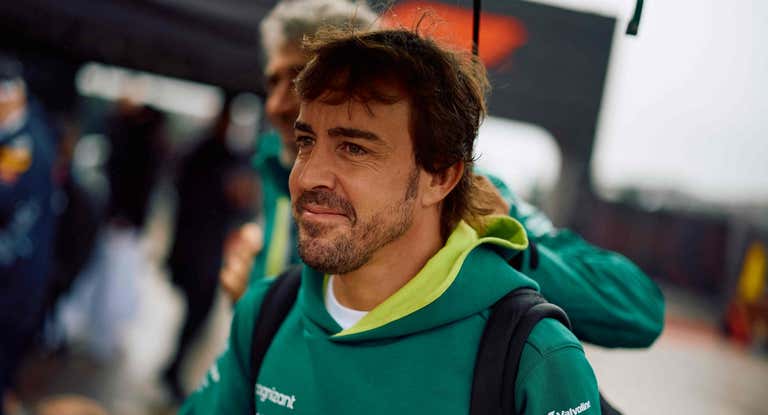 Fernando Alonso, llegando a Silverstone.