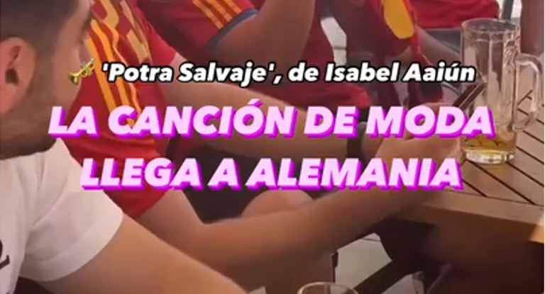 Los aficionados españoles han llevado el tema del verano a la Eurocopa.