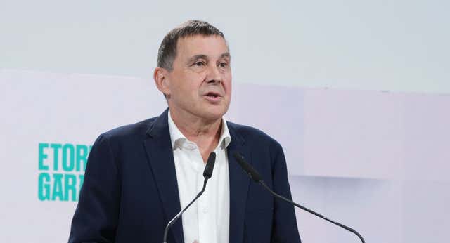 Arnaldo Otegui compara: ‘Antes había que ir con España porque Clemente era vasco; ahora no saben que Deschamps lo es’