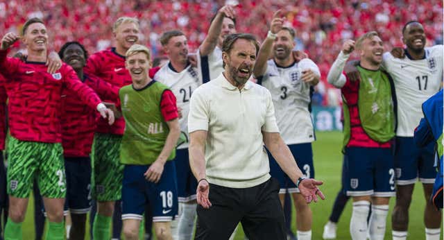 Southgate regatea mejor que nadie en Inglaterra: «No hablé nada con Bellingham sobre el árbitro, no me preocupa»
