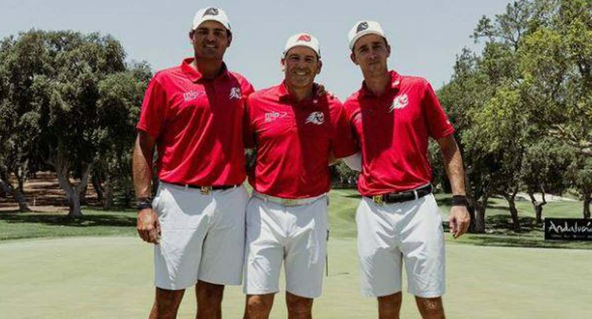 Chacarra, Sergio García y David Puig, con los colores de su equipo. /FIREBALLS