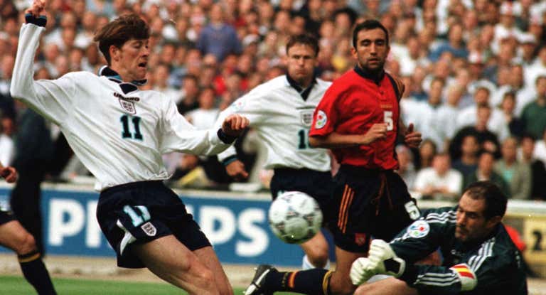 España e Inglaterra se enfrentaron por últimas vez en una Eurocopa en los cuartos de final de la edición de 1996.